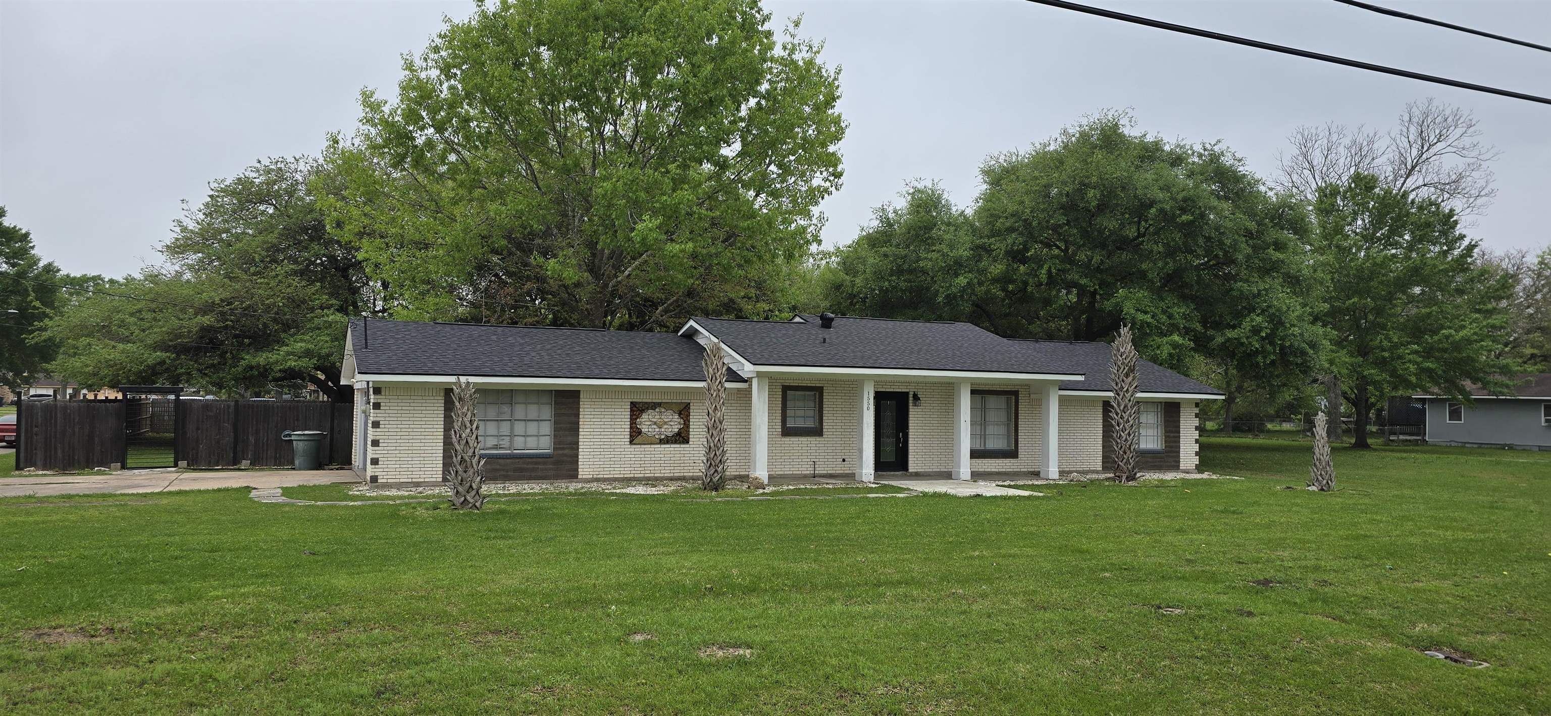 Property Photo: 1550 Wooten Rd TX 77707