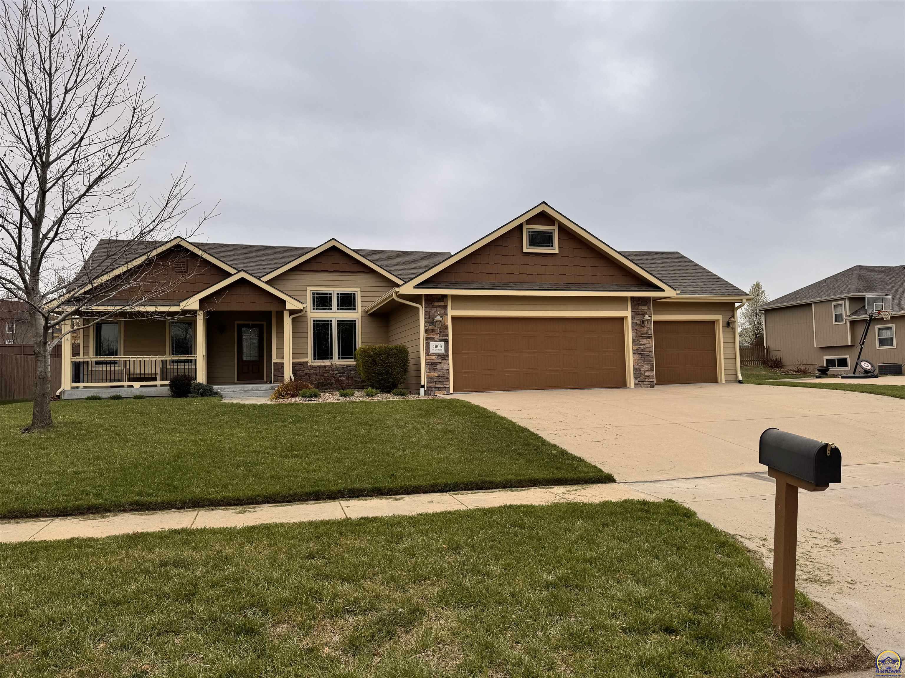 Property Photo: 4908 NW Linwood Dr KS 66618