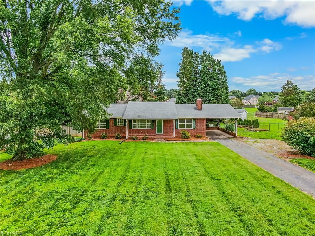 Property Photo: 915 Mayford Drive NC 27284