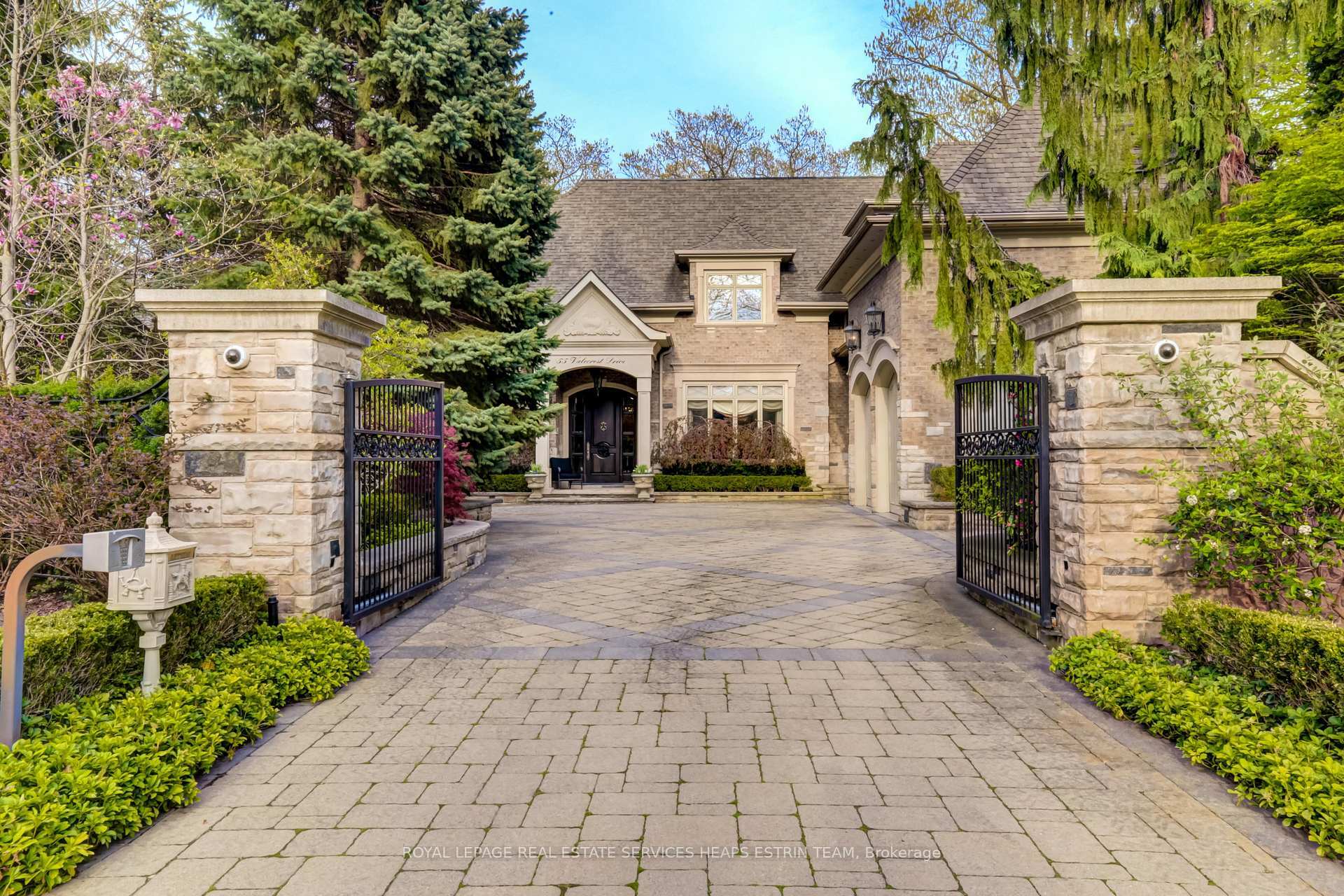 Property Photo: 55 Valecrest Drive ON M9A 4P5