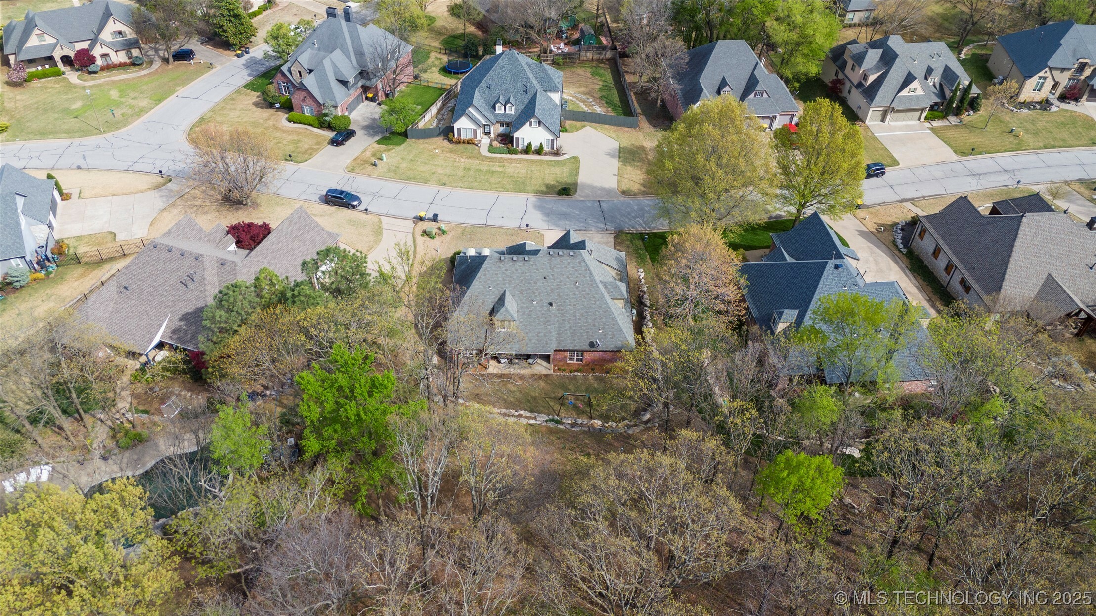 Property Photo: 12506 S 13th Place OK 74037