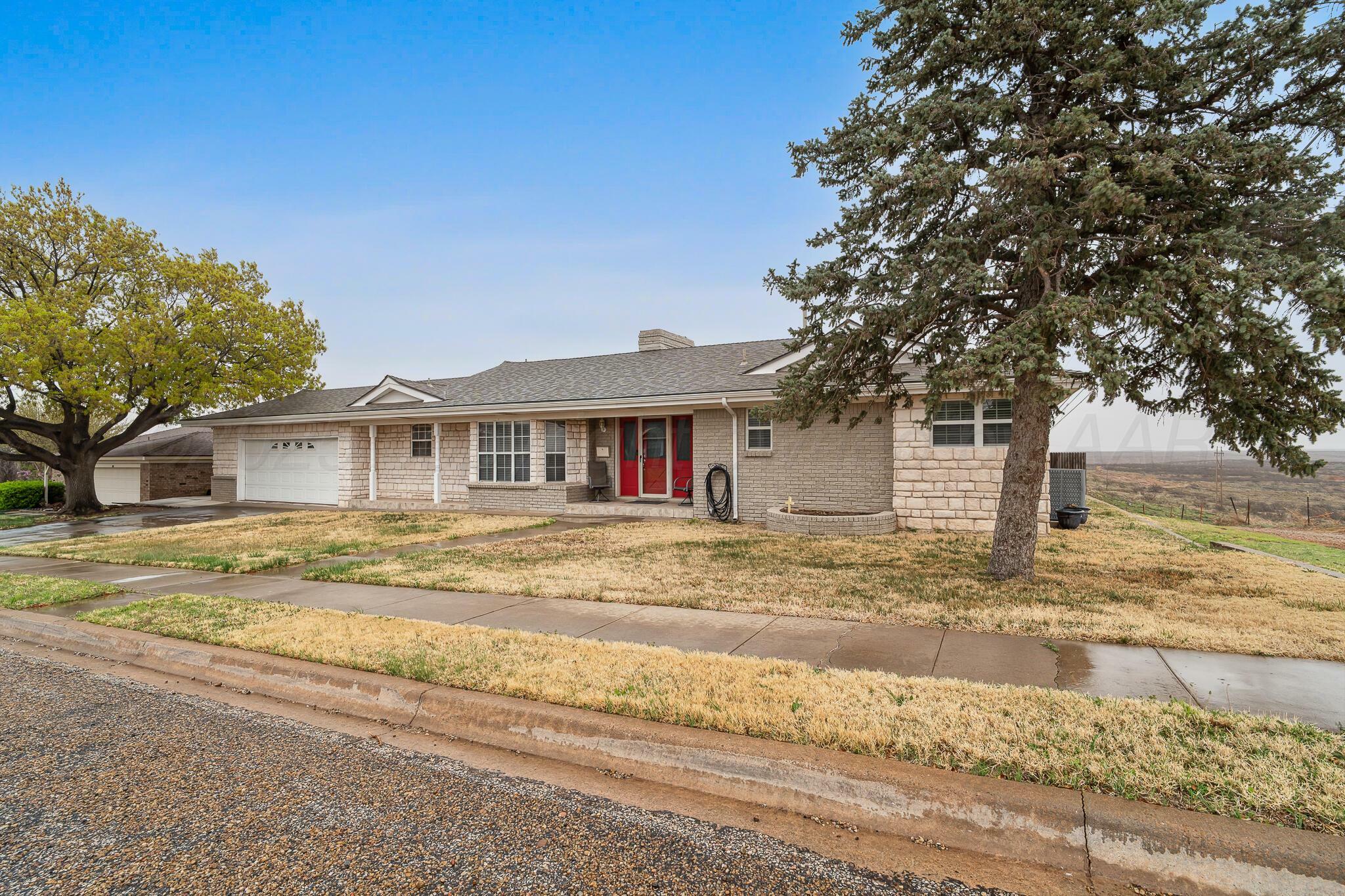 Property Photo: 405 Dogwood Street TX 79007
