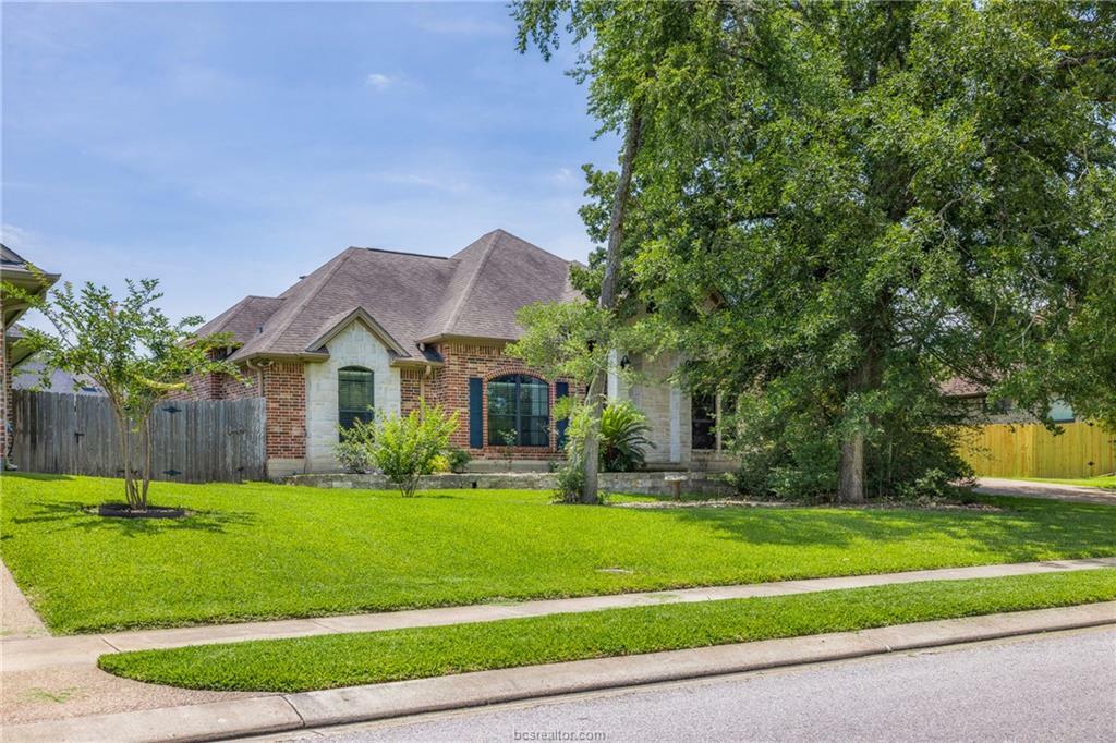 Property Photo: 1206 Ebbtide Cove TX 77845
