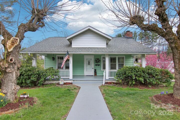 Property Photo:  21 Henry Drive  NC 28721 