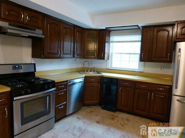 Property Photo:  2 Ventnor Drive  NJ 08820 