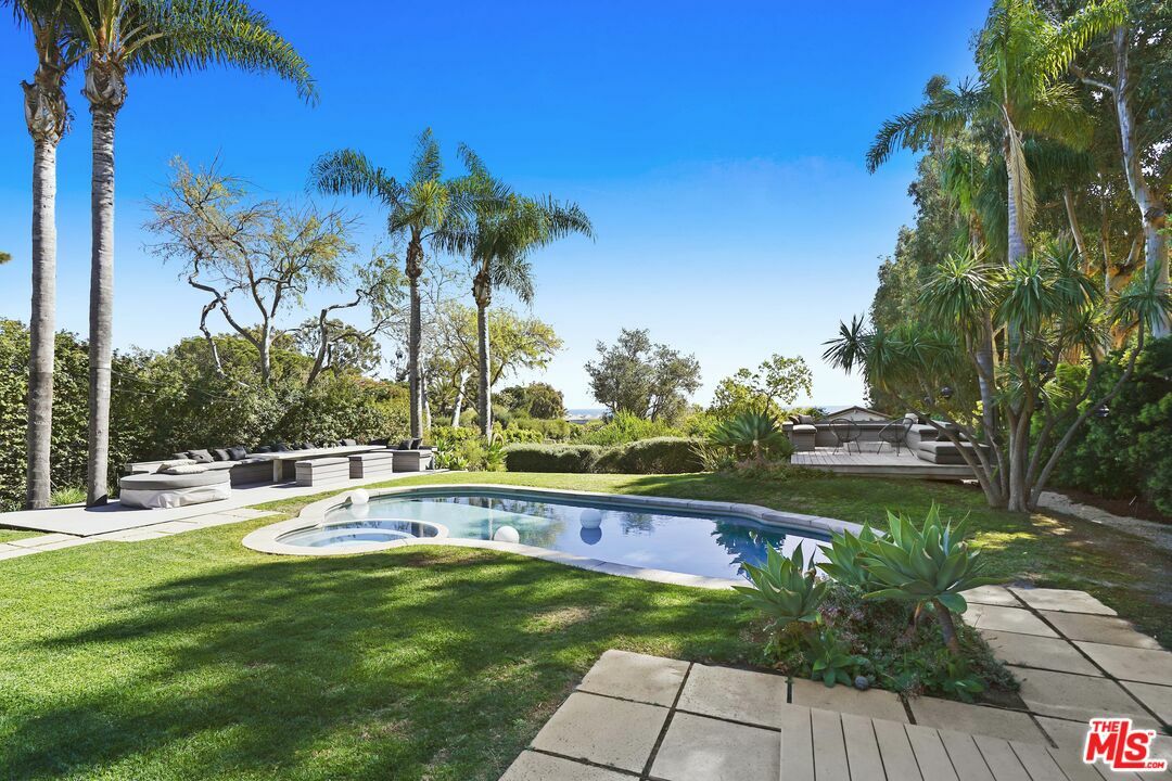 Property Photo: 28036 Sea Lane Dr CA 90265