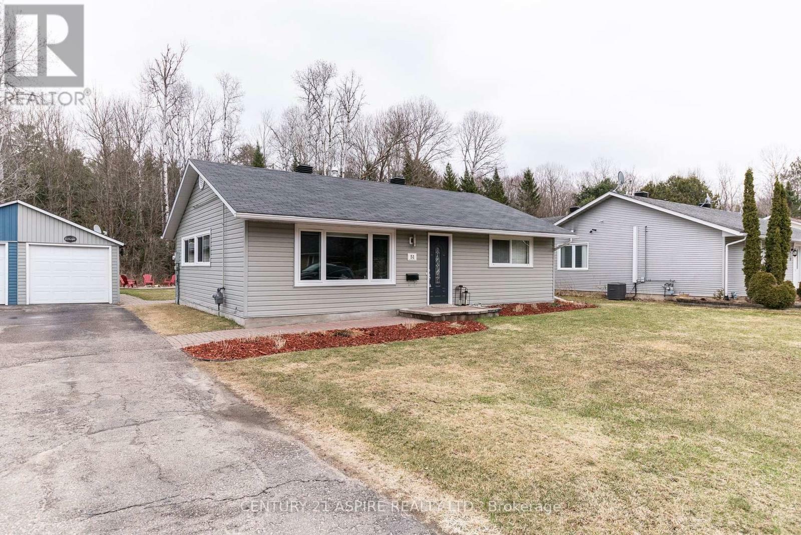 Property Photo: 51 Beach Avenue ON K0J 1P0