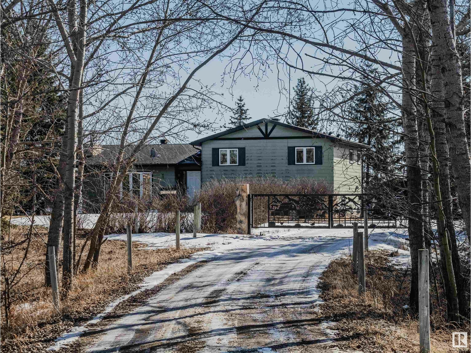 Property Photo: 53153 Rge Road 213 AB T8G 2C3