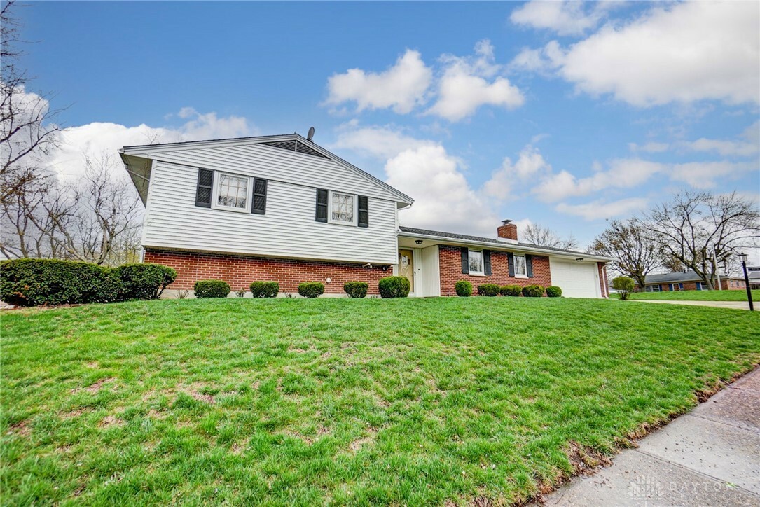 Property Photo: 6949 Michelle Place OH 45322
