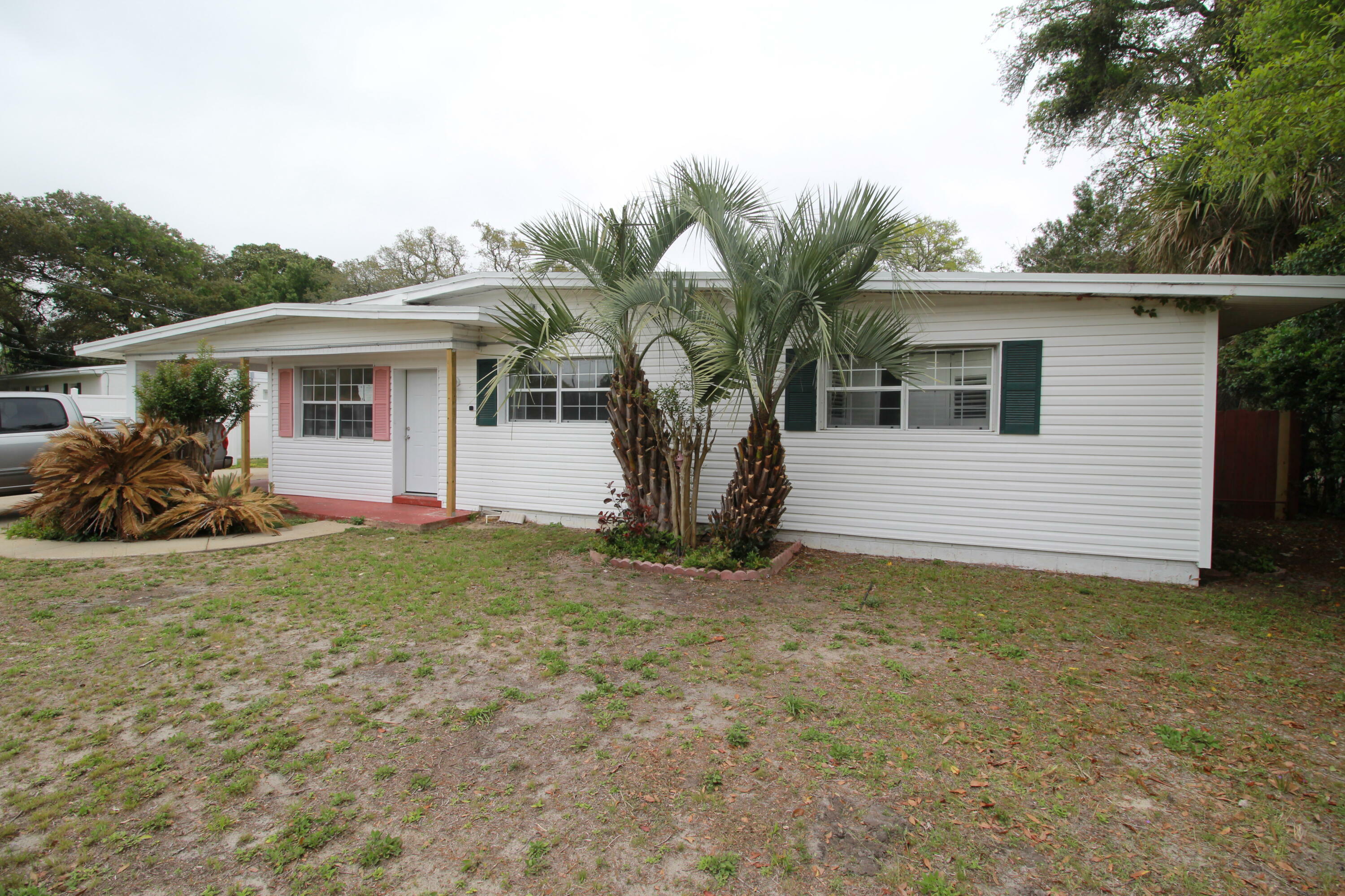 Property Photo: 103 Thornhill Road FL 32547