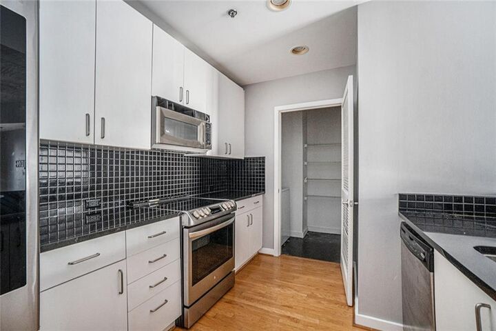 Property Photo:  250 Pharr Road NE 405  GA 30305 