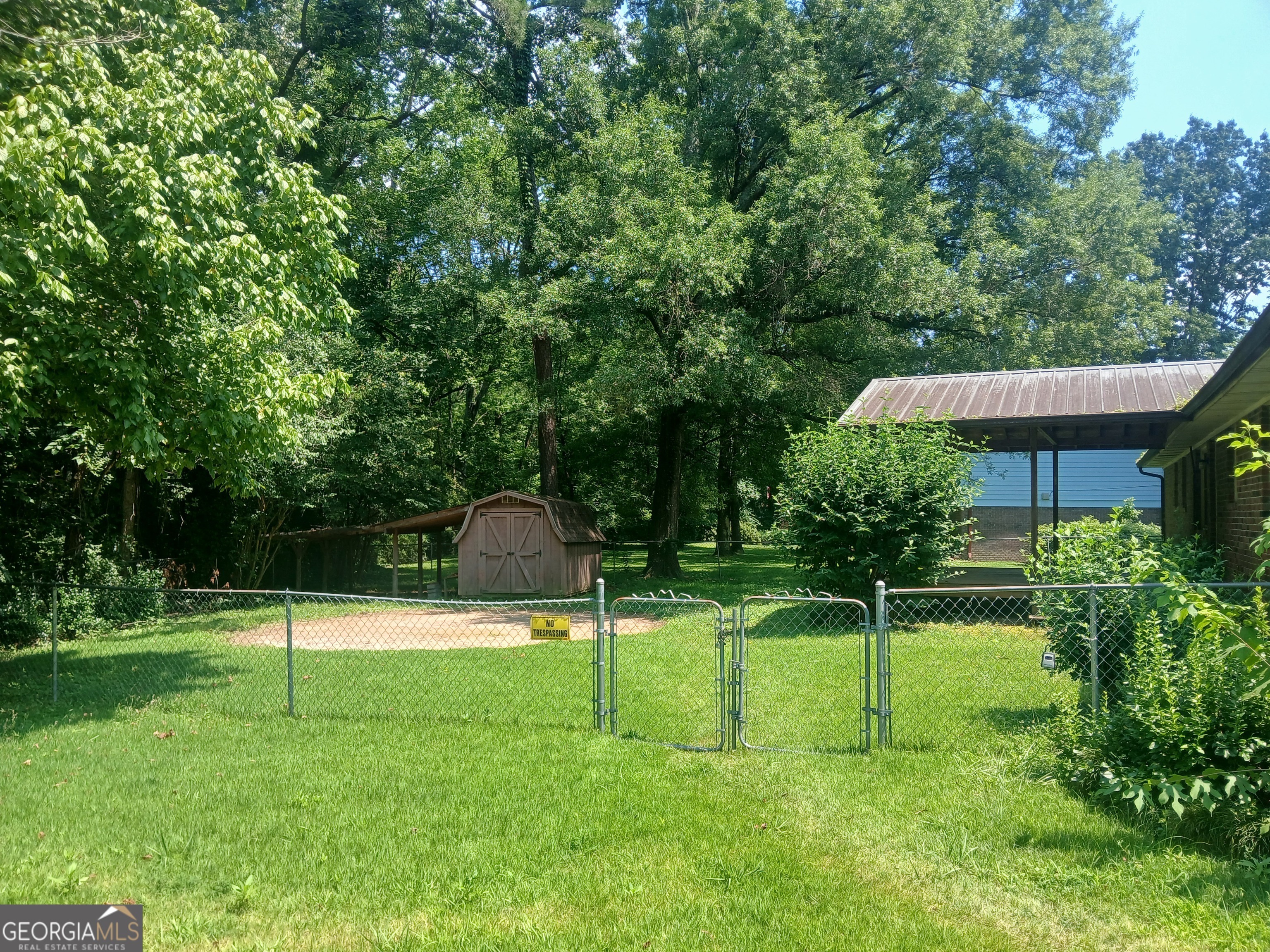 Property Photo: 2 Castlewood Drive SW GA 30165