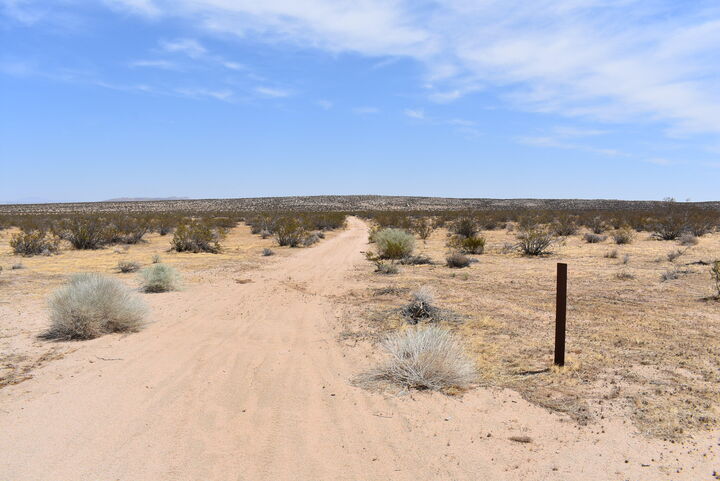 Property Photo:  20000 E Ave B  CA 93535 