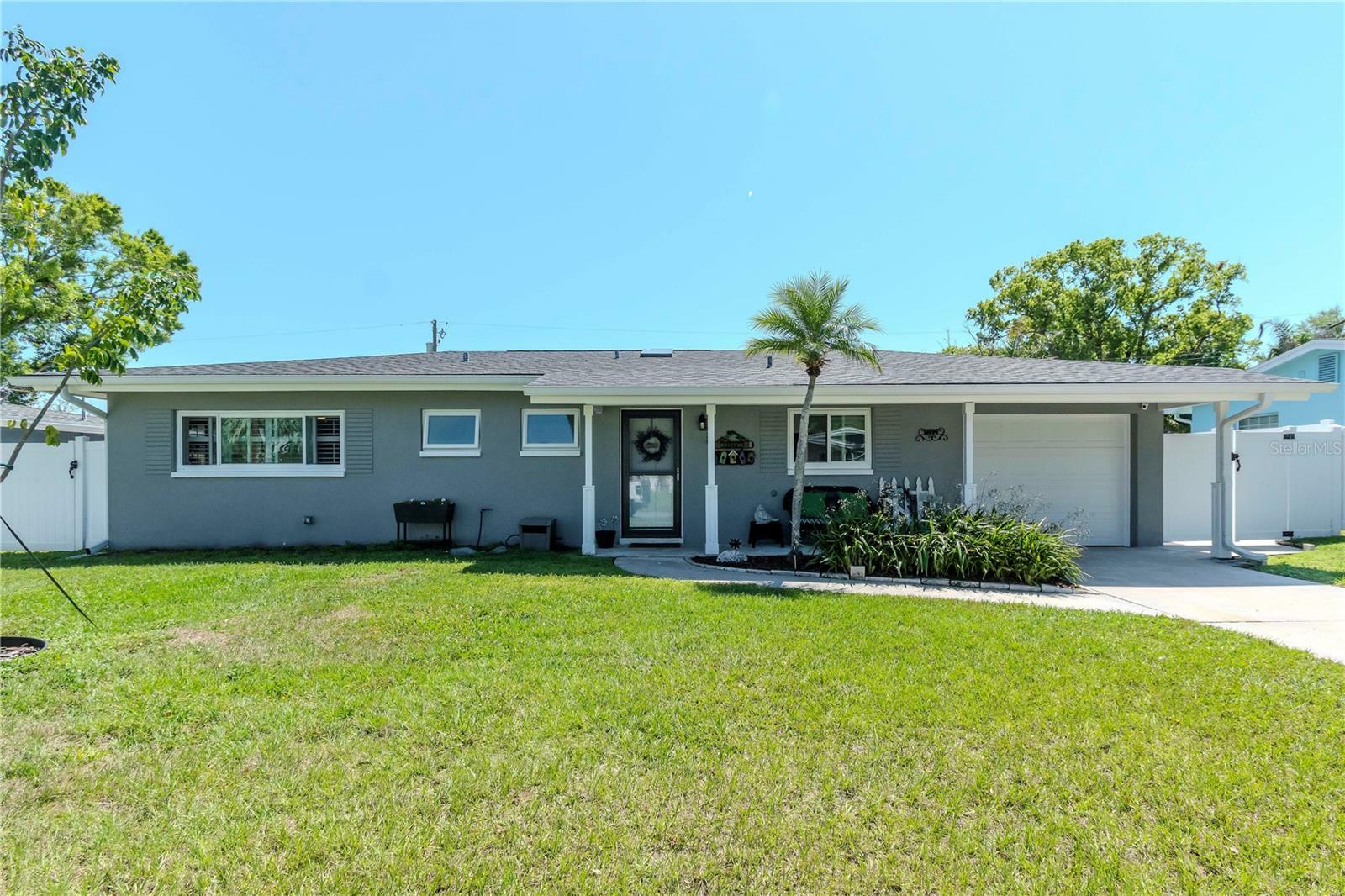 Property Photo:  13596 Croft Drive N  FL 33774 