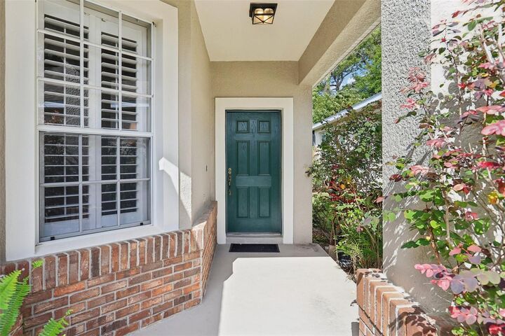 Property Photo: 1022 Saint Ives Court FL 32757