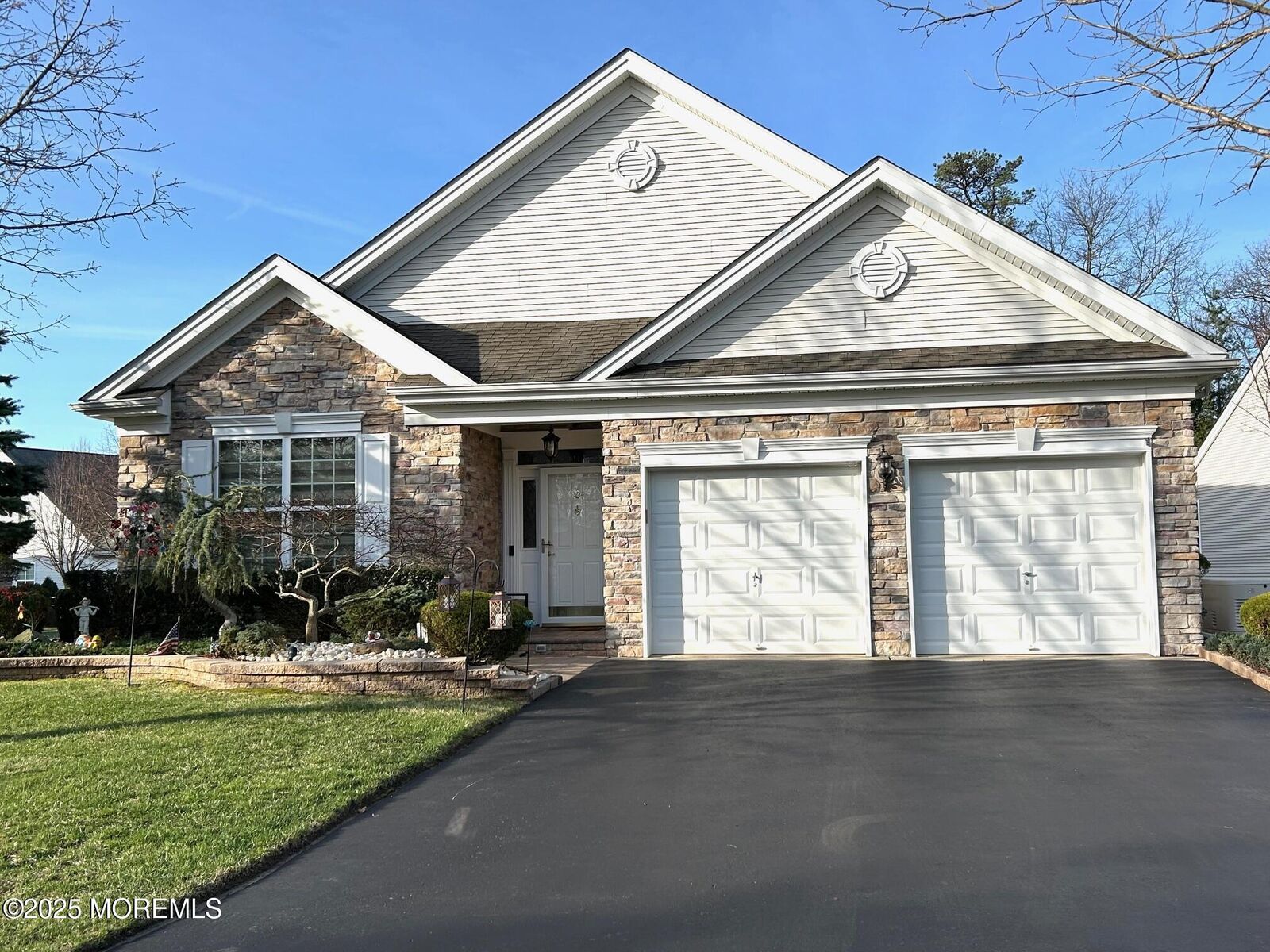 Property Photo: 104 Gables Way NJ 08527