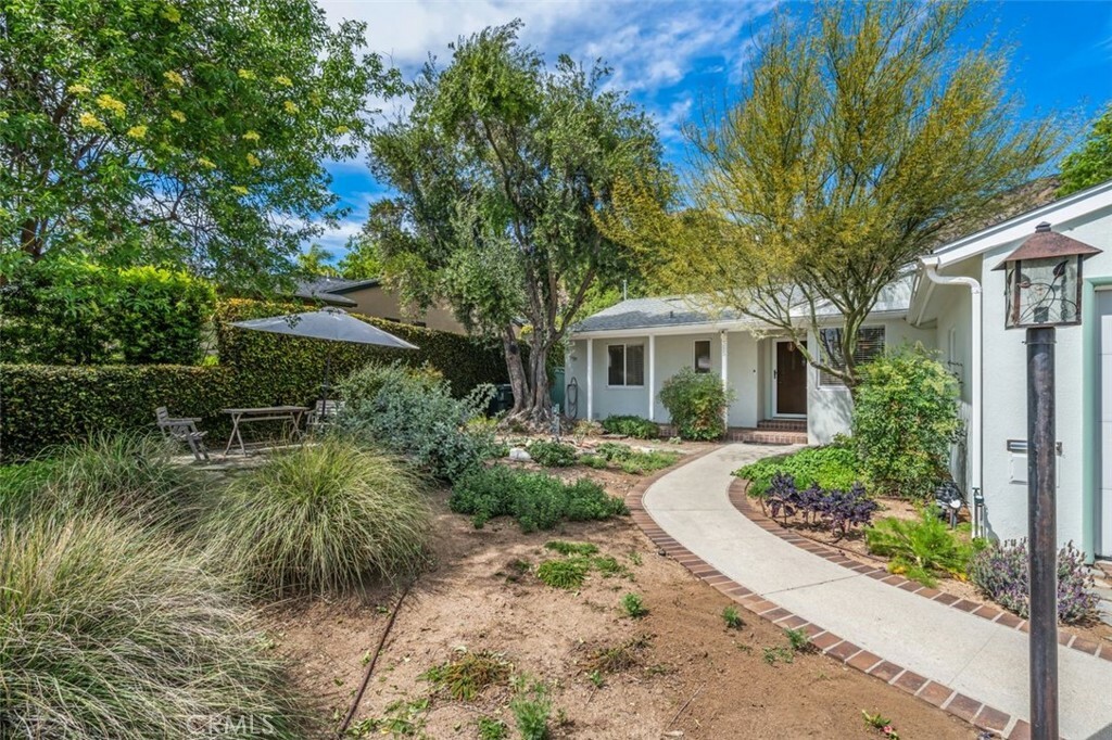 Property Photo: 385 E Laurel Avenue CA 91024