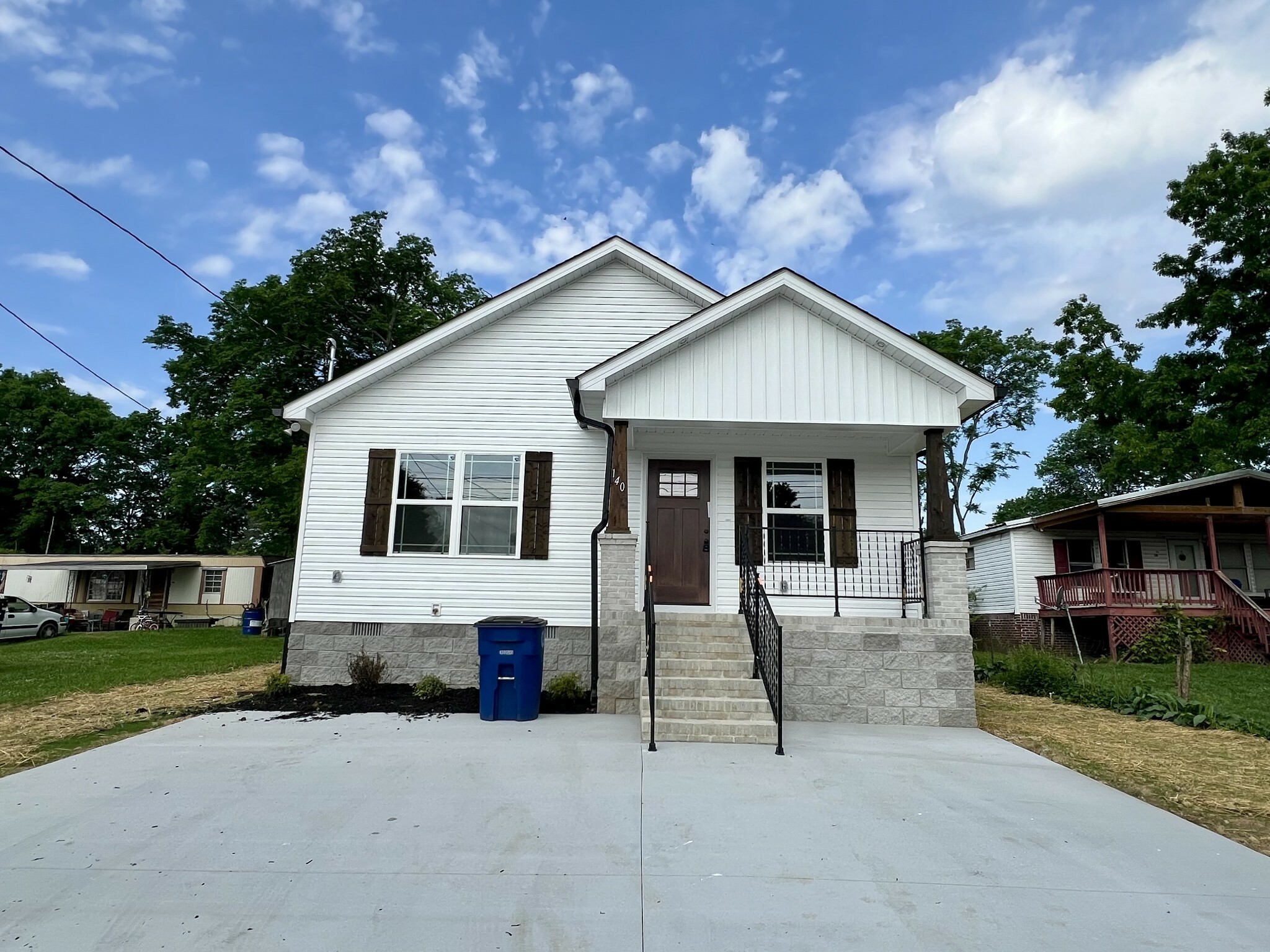 Property Photo: 140 Central Ave TN 37160