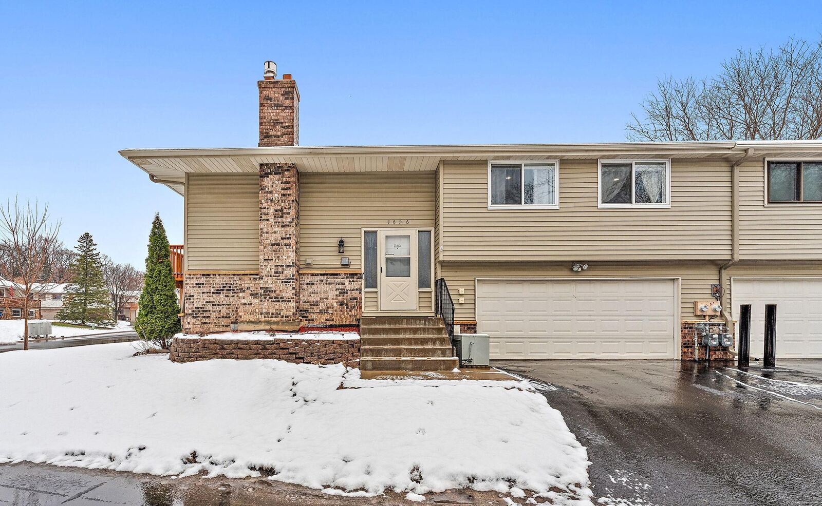 Property Photo:  1656 Hickory Lane  MN 55122 