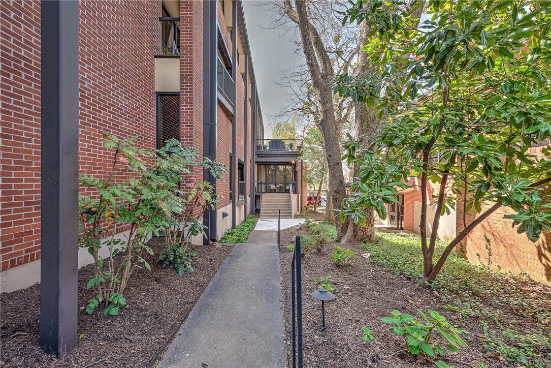 Property Photo: 321 E Lafayette Street 103 AR 72701