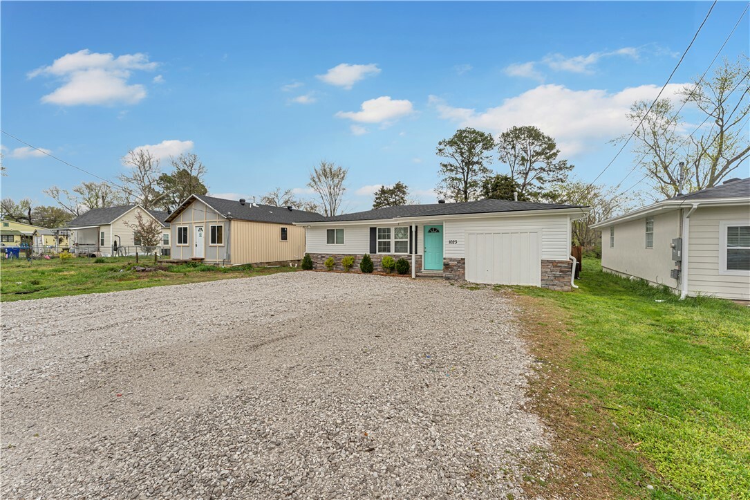 Property Photo: 1023 S B Street AR 72756