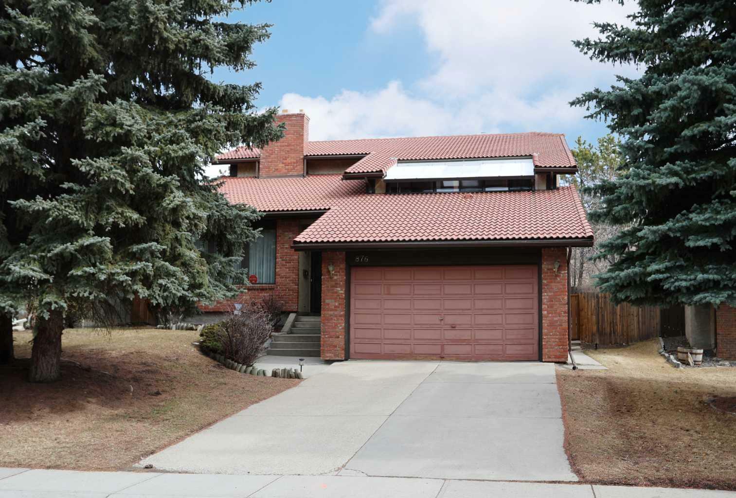 Property Photo: 876 Edgemont Road NW AB T3A 2J2