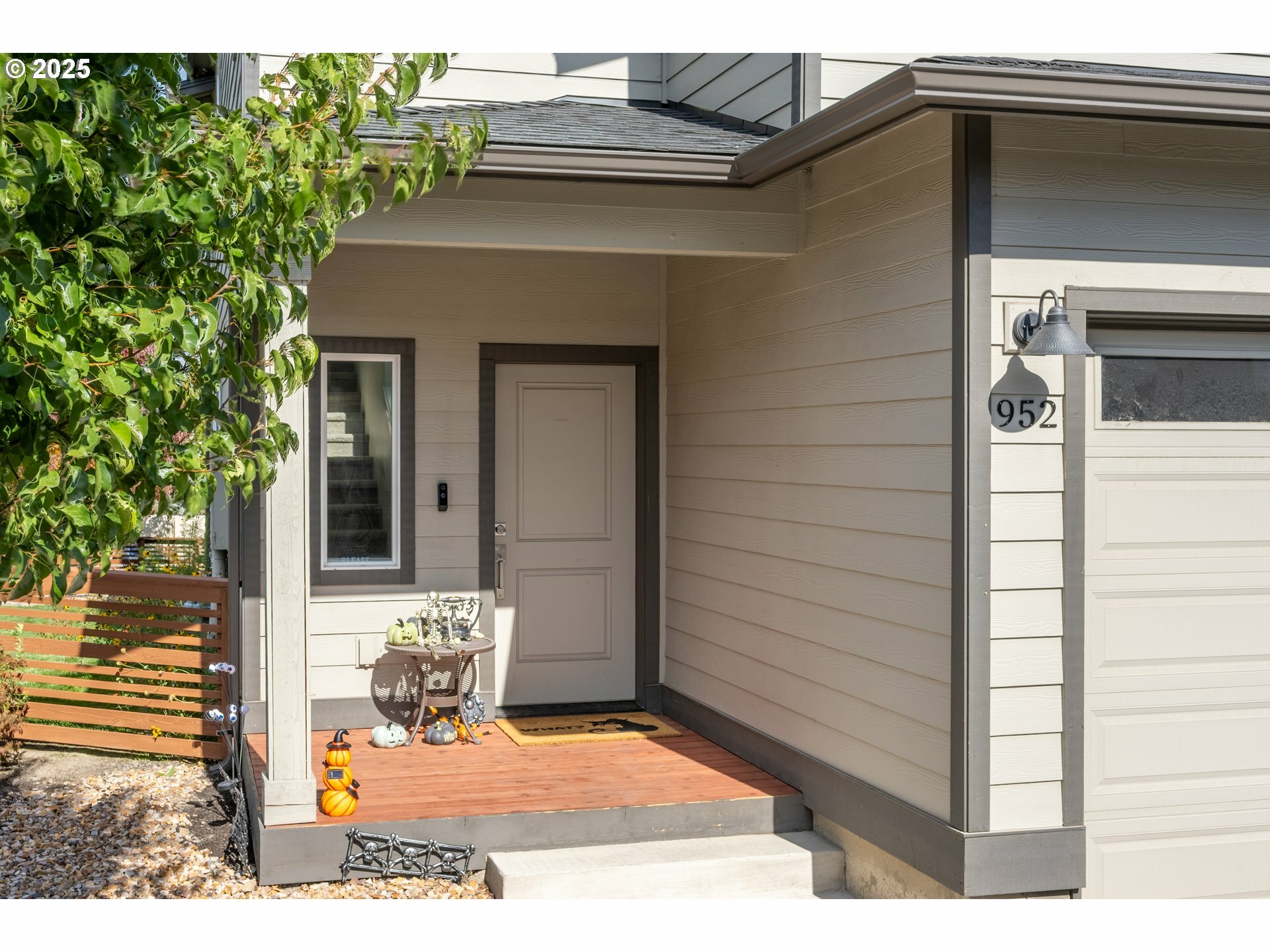 Property Photo: 952 NE Paula Dr OR 97701