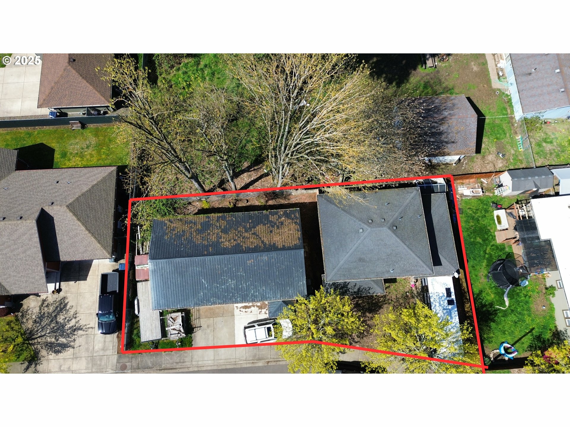 Property Photo: 1072 53rd St OR 97478