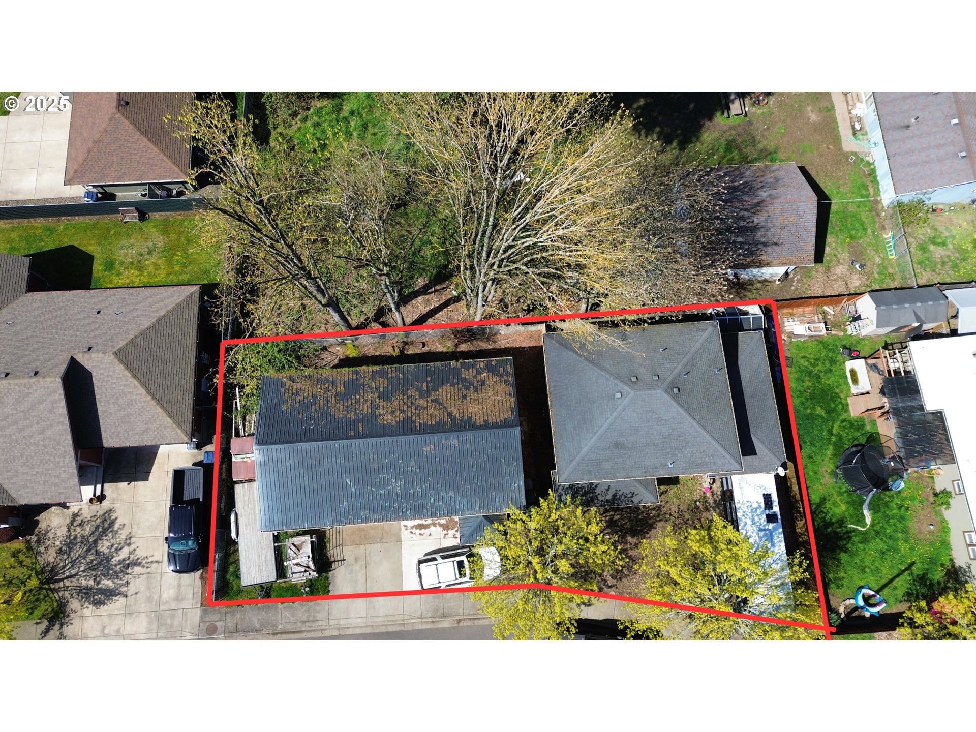 Property Photo: 1072 53rd St OR 97478