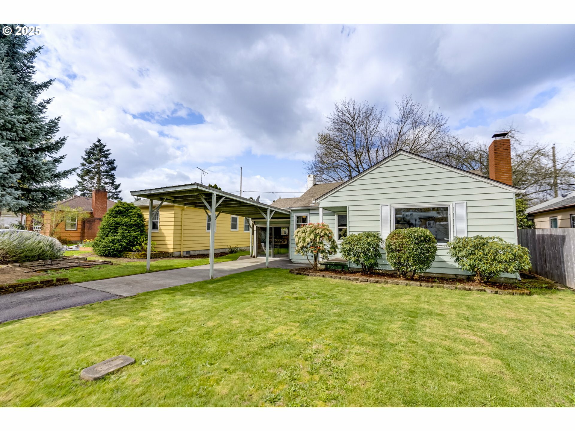 Property Photo: 4705 NE 78th Ave OR 97218