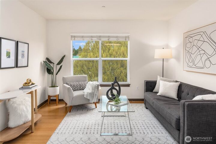 Property Photo: 413 NE 70th Street 402 WA 98115