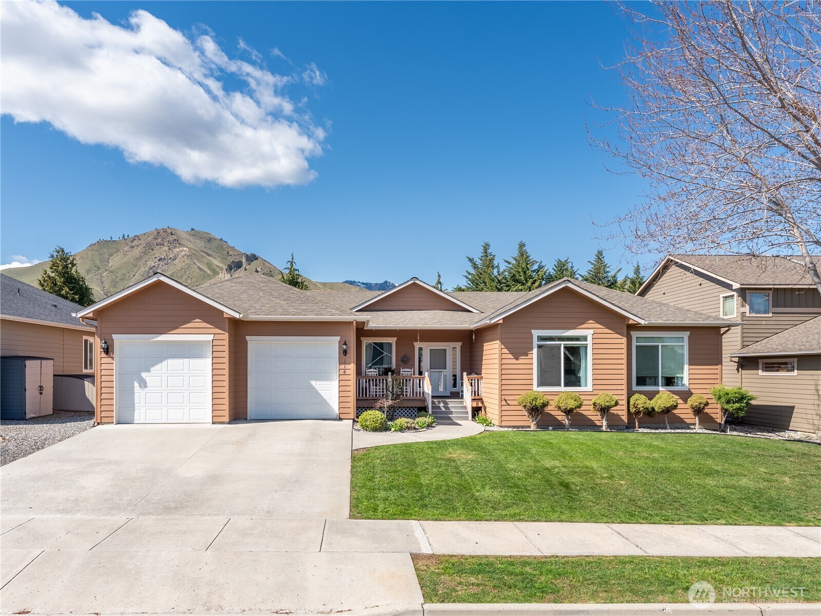 Property Photo: 114 Pickens Street WA 98801