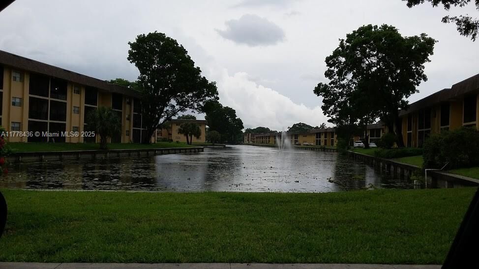 Property Photo: 1810 SW 81 Ave 2103 FL 33068