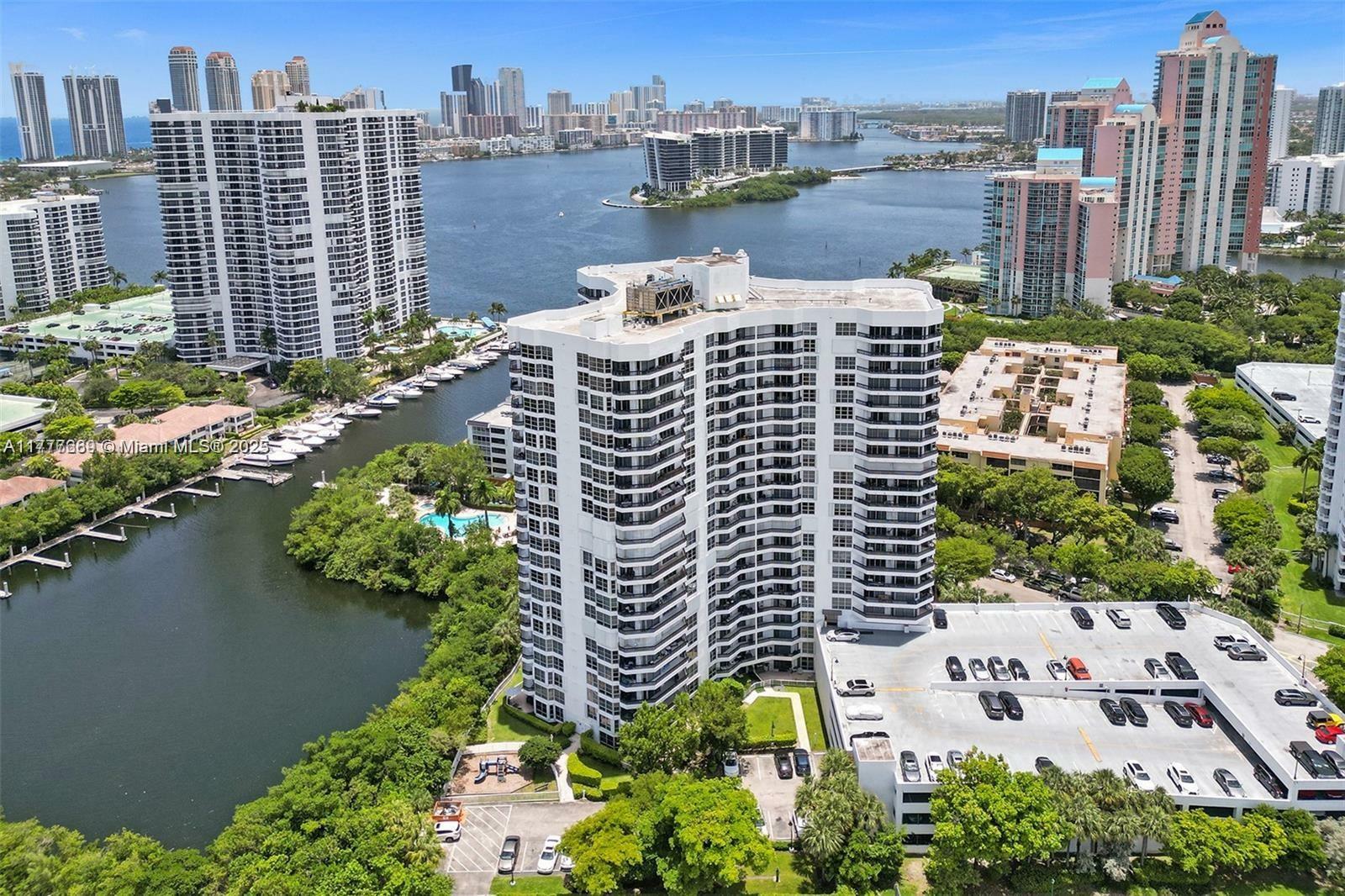Property Photo: 3400 NE 192nd St 1607 FL 33180