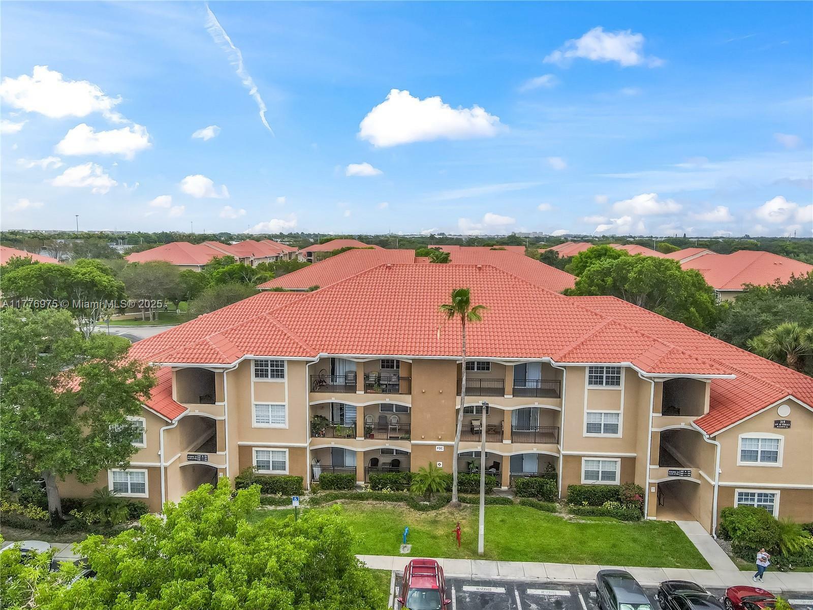 Property Photo: 201 SW 116th Ave 22208 FL 33025