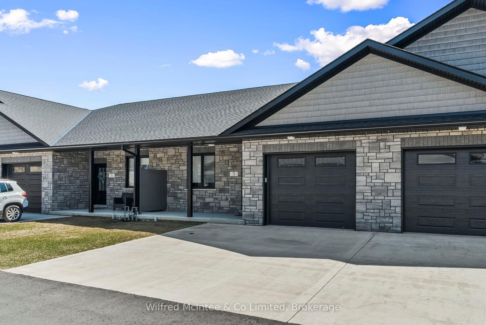 Property Photo: 5 Palmer Marie Lane ON N0G 1L0