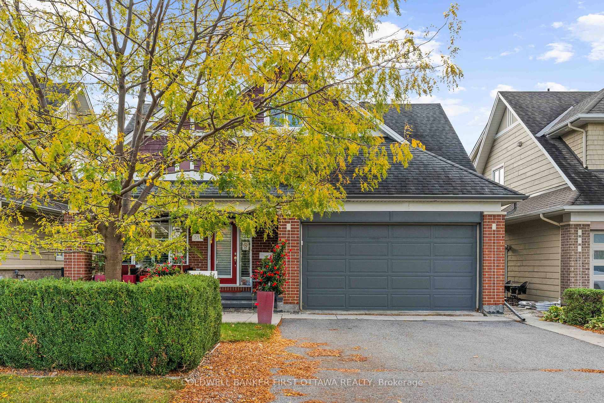 Photo de la propriété: 311 Blackleaf Drive ON K2J 0E8
