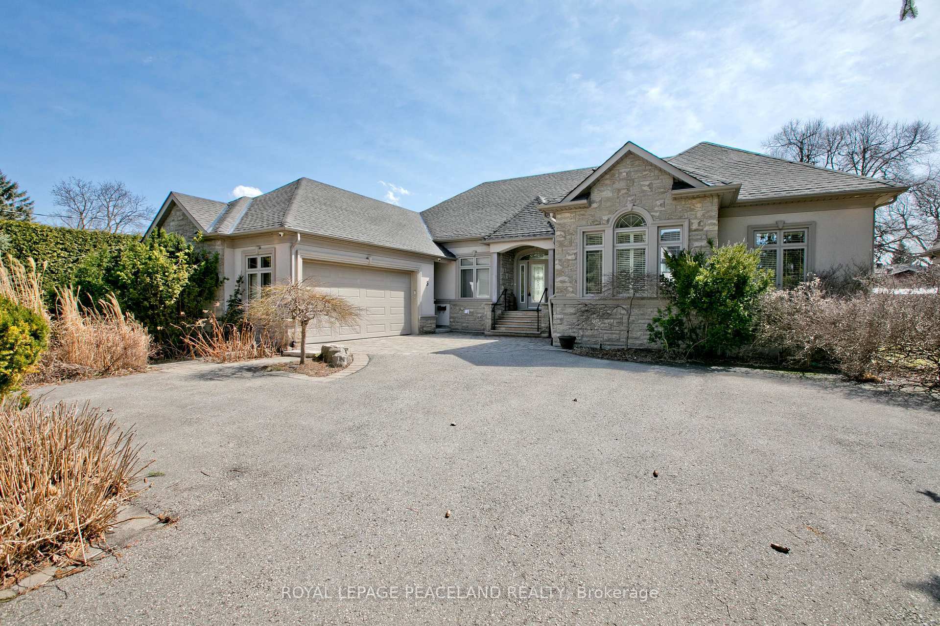 Property Photo: 3 River Bend Road ON L3R 1K3