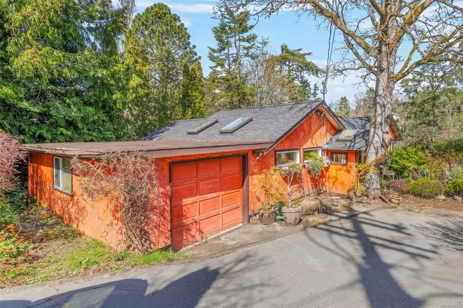 Property Photo: 3110 Admirals Rd BC V8Z 4M9