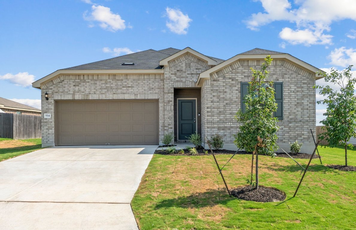 Property Photo:  914 Childress Drive  TX 76501 