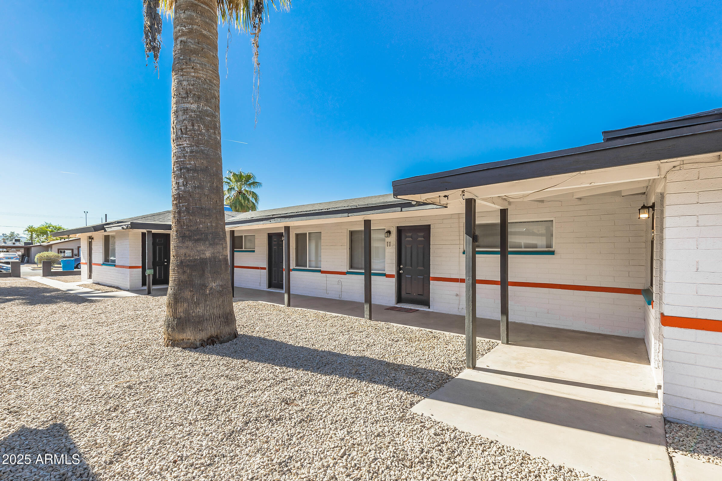 Property Photo: 1346 E Willetta Street AZ 85006