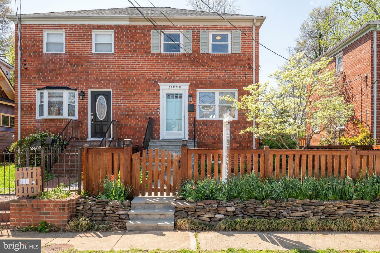 Property Photo: 2406 Burke Avenue A VA 22301