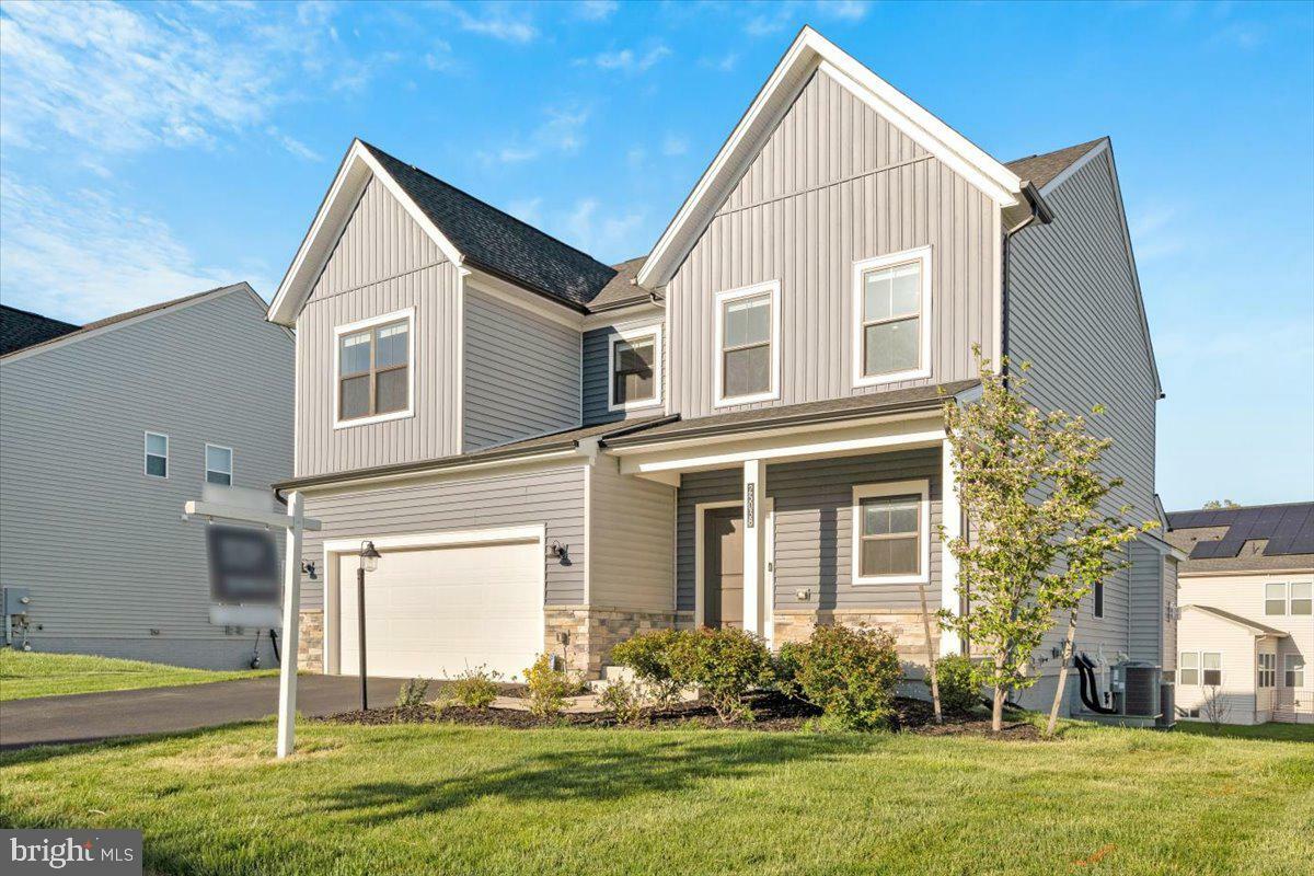 Property Photo: 25038 Woodland Iris Drive VA 20105