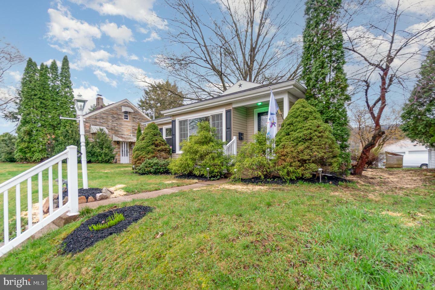 Property Photo: 868 Union Street PA 17061