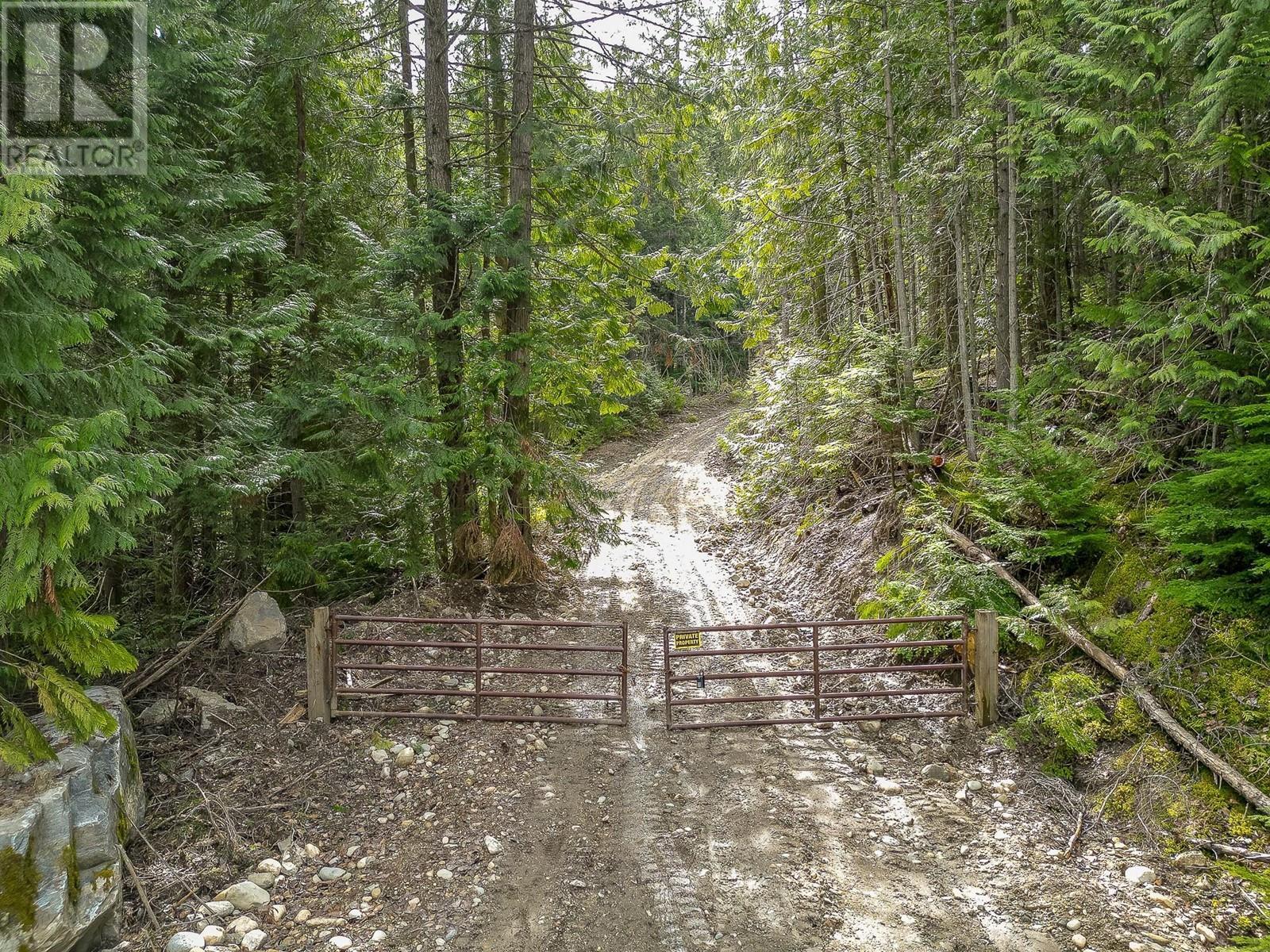 Photo de la propriété: Parcel A Trans Canada Highway BC V0E 2V0