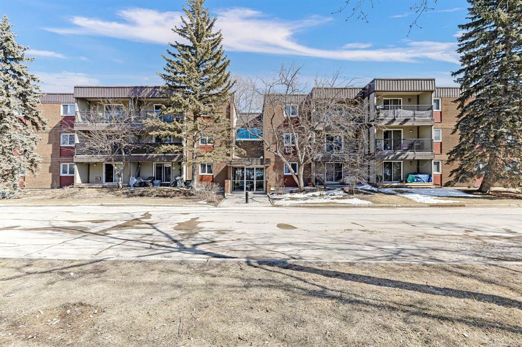 Property Photo: 470 Kenaston Boulevard MB R3N 1Z1