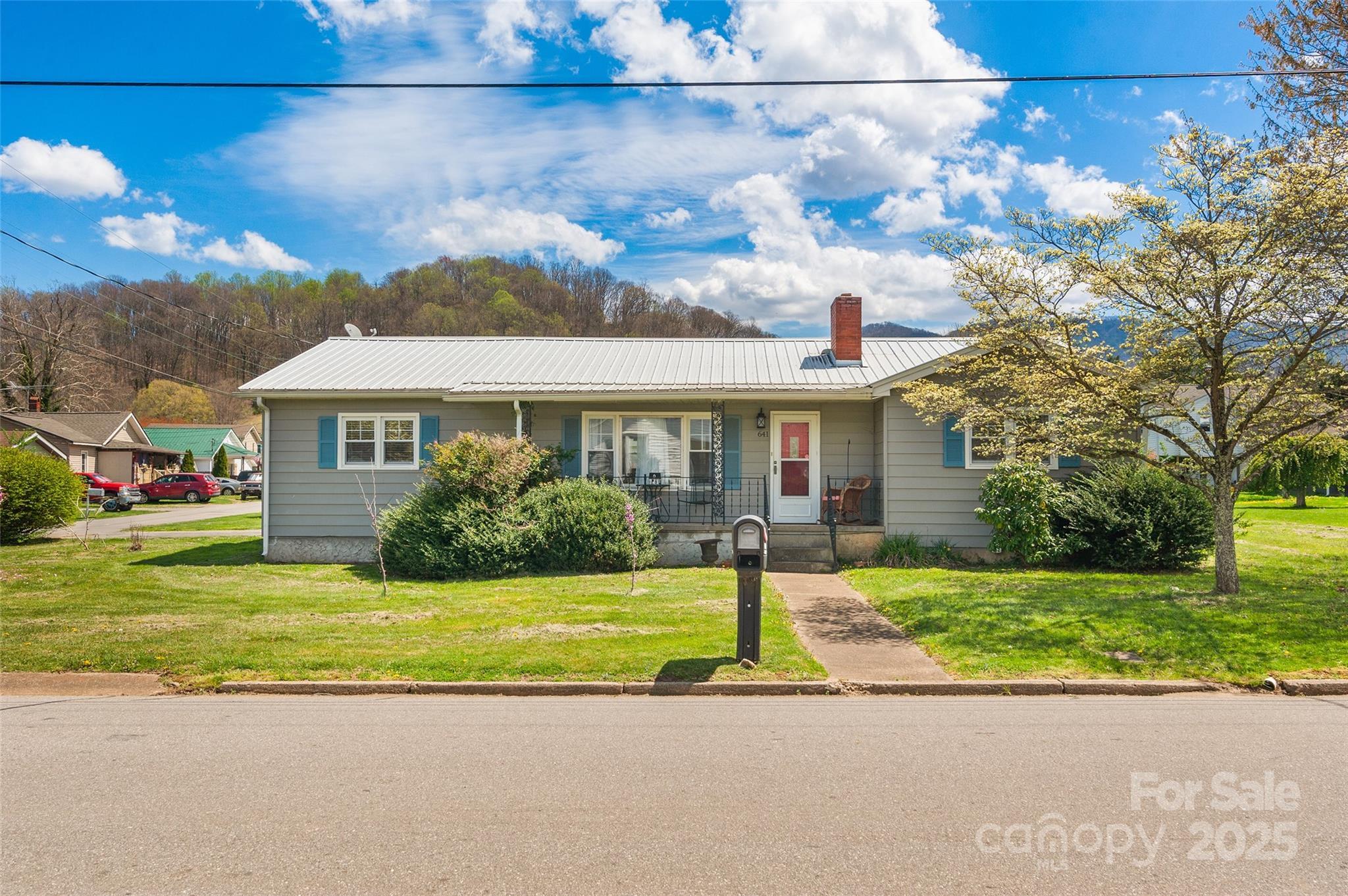 641 Camelot Drive  Waynesville NC 28786 photo