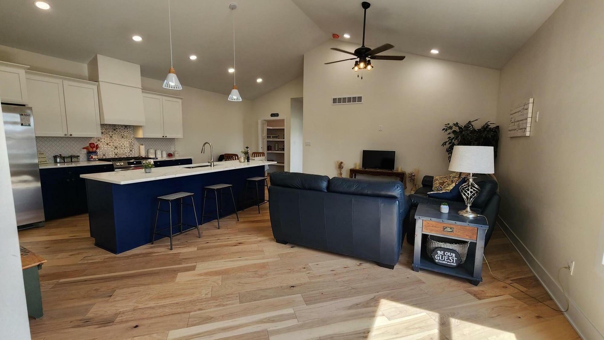 Property Photo: 714 Ringold Street IA 50036