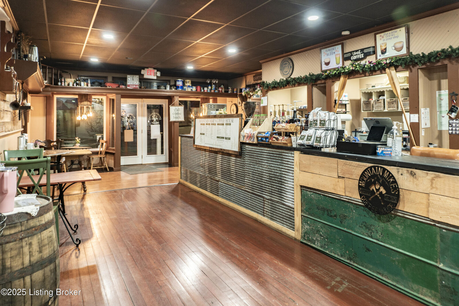 Property Photo: 138 E Main St KY 42740
