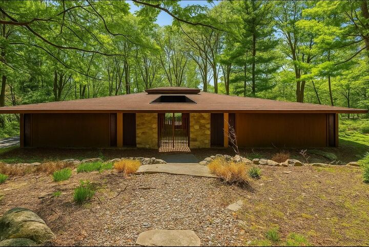 Property Photo:  5 Laura Lane  NY 10970 